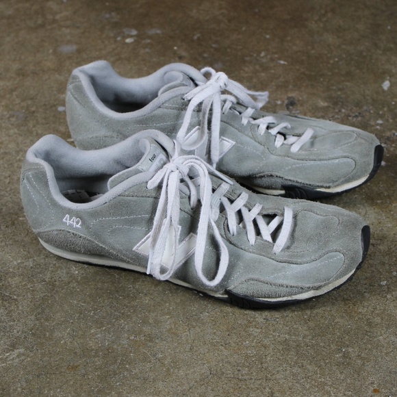 new balance suede tennis shoes